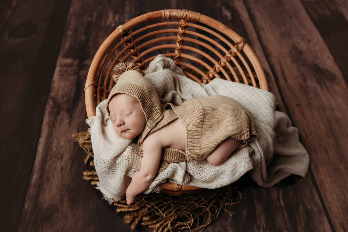 mary-wiebe-newborn-session (25)
