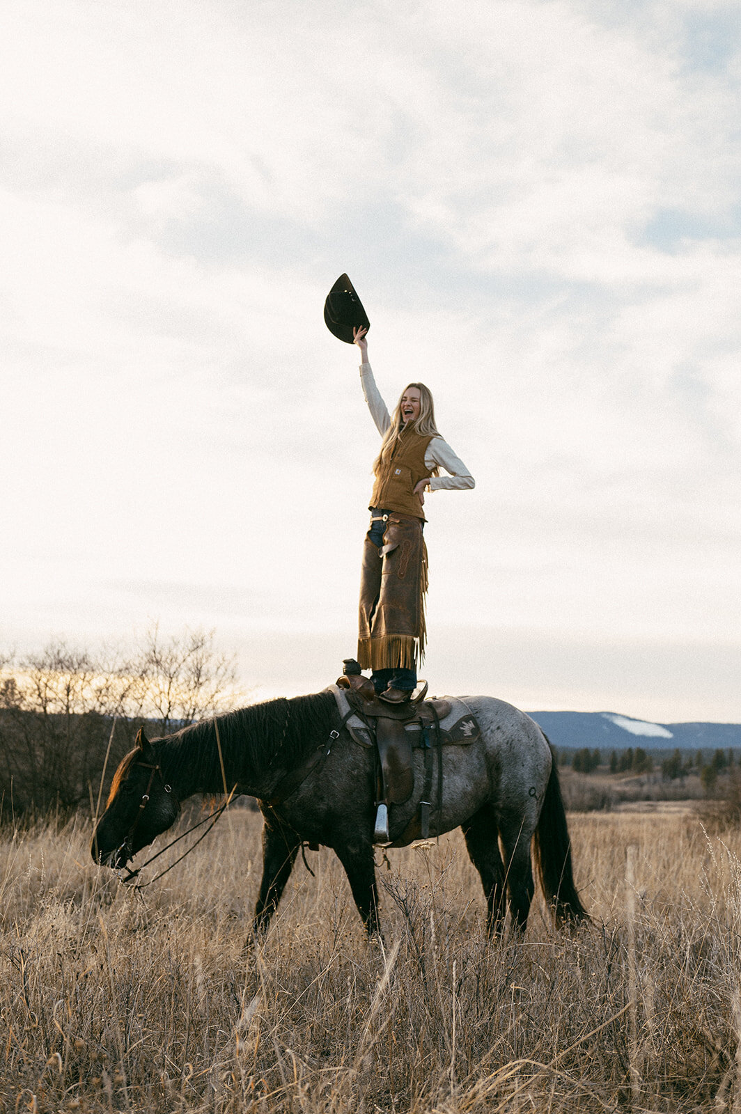 presley-gray-photo-montana-western-ranch-couples-photoshoot-2108