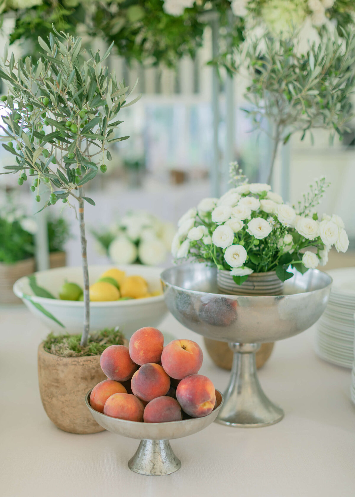 chloe-winstanley-weddings-hambleden-tablescape-fruit