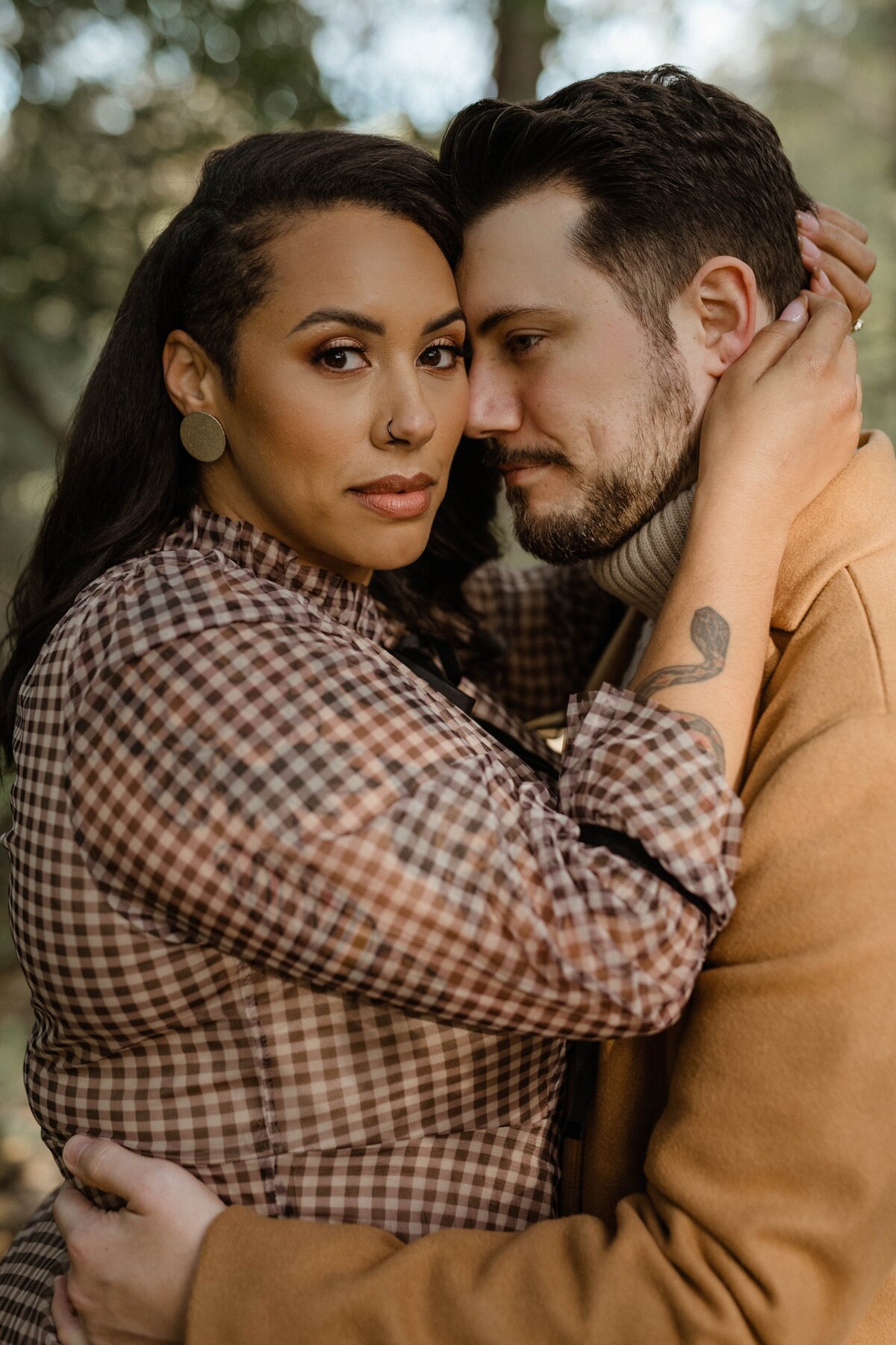 engagement-couple-session-intimate-outdoots-adventurous-high-park-halloween-spooky01