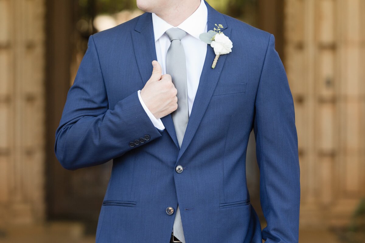 groom-blue-suit-gray-tie