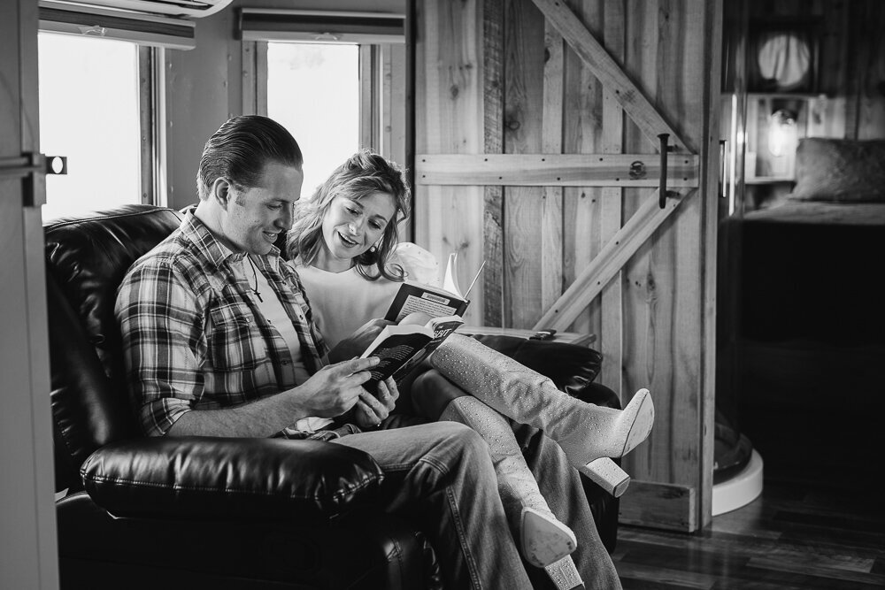 kentucky-engagement-photographer-black-and-white-1