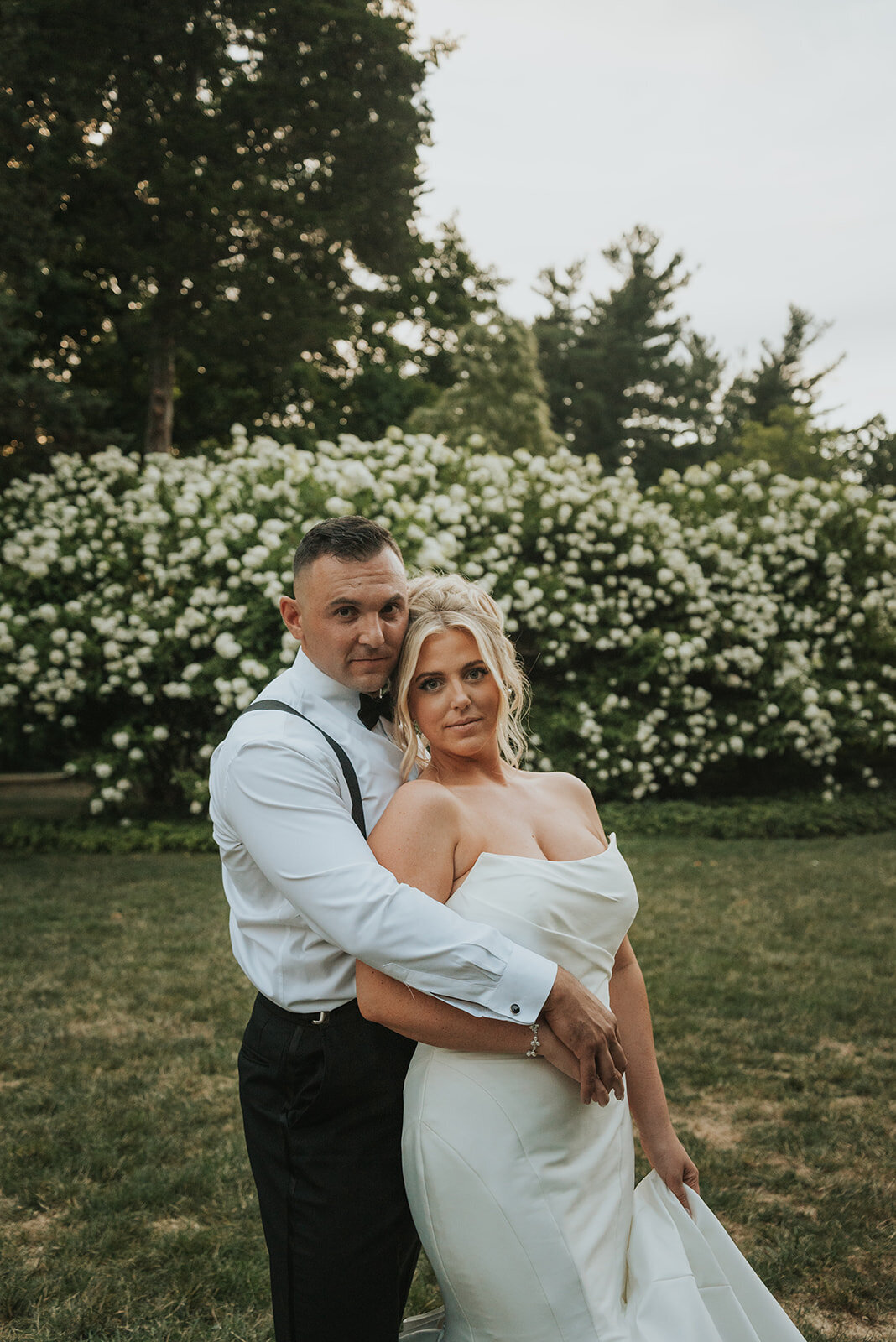 MODERN-GARDEN-MANSION-SUMMER-WEDDING-LINDSAY-BESNIK_PHOTOS_BY_MARIA_B_LUNG_0389