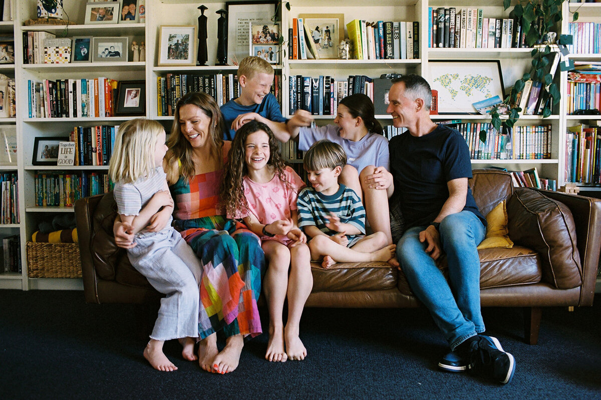 torquay-family-photographer-in-home-session-on-35mm-film-bobby-dazzler-photography-4