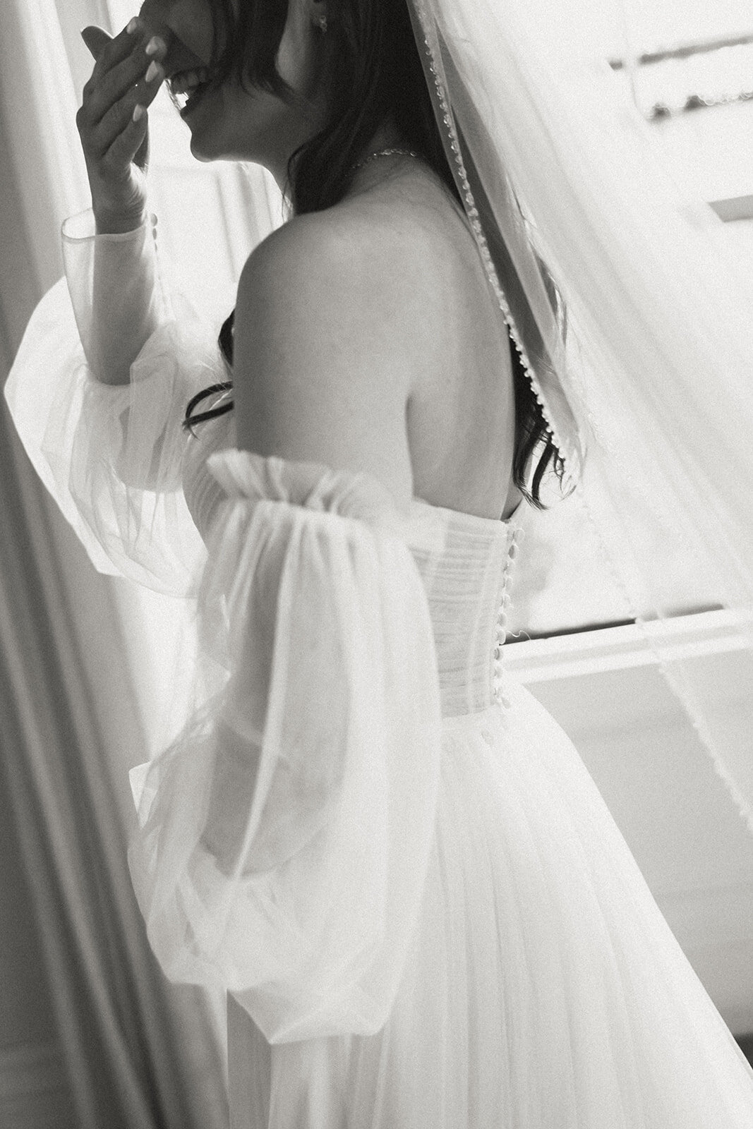 Emily+Shane_CommandersMansion-BridalPrep-52_websize