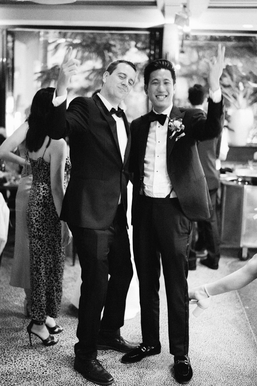 ELVISJENNIFERHOLLYWOODWEDDING-565