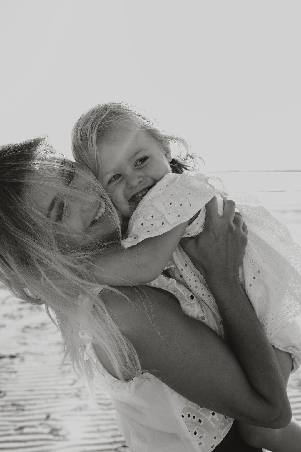 black-white-motherhod-photography-byron-bay