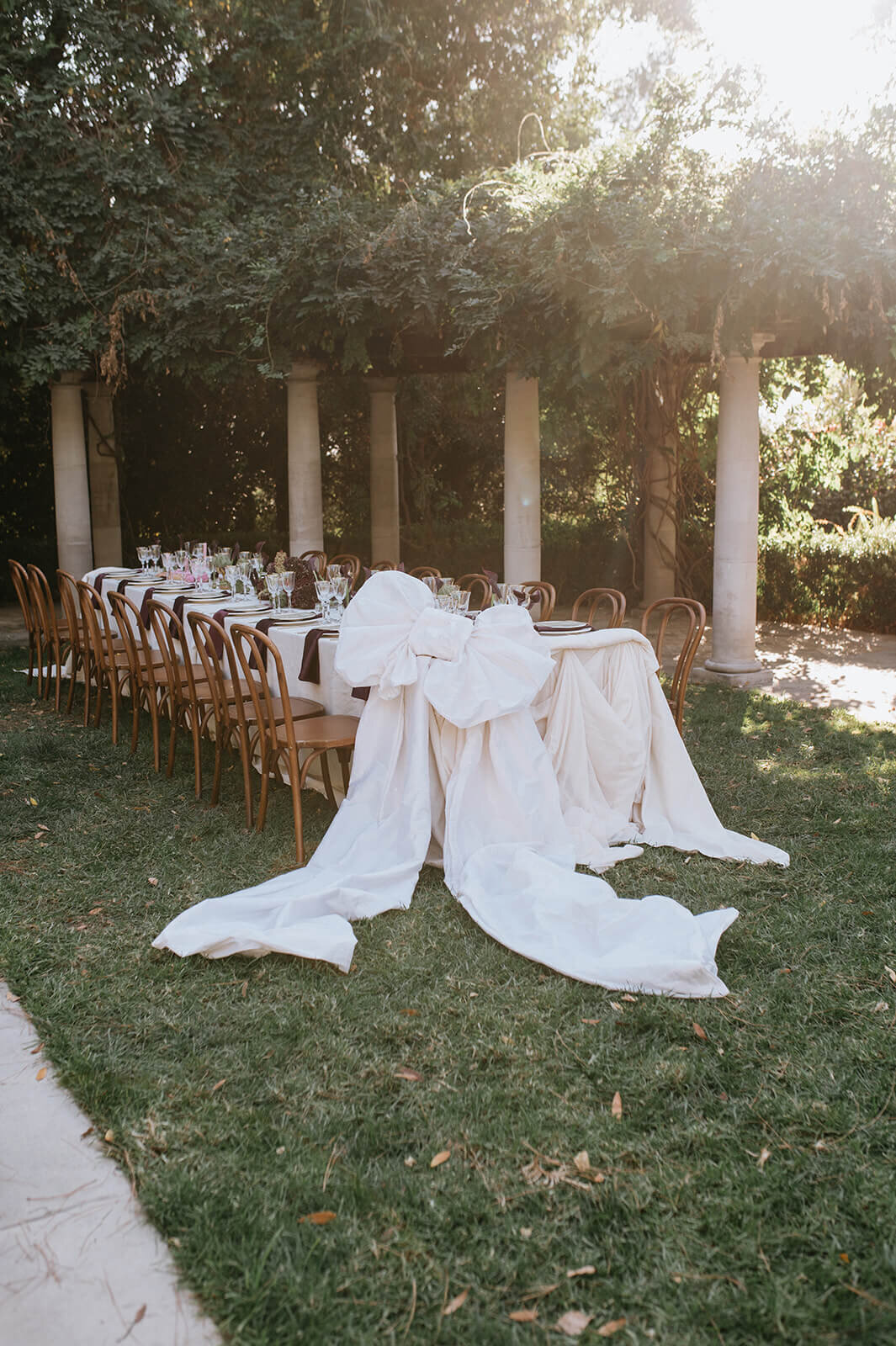 Bow-on-wedding-table