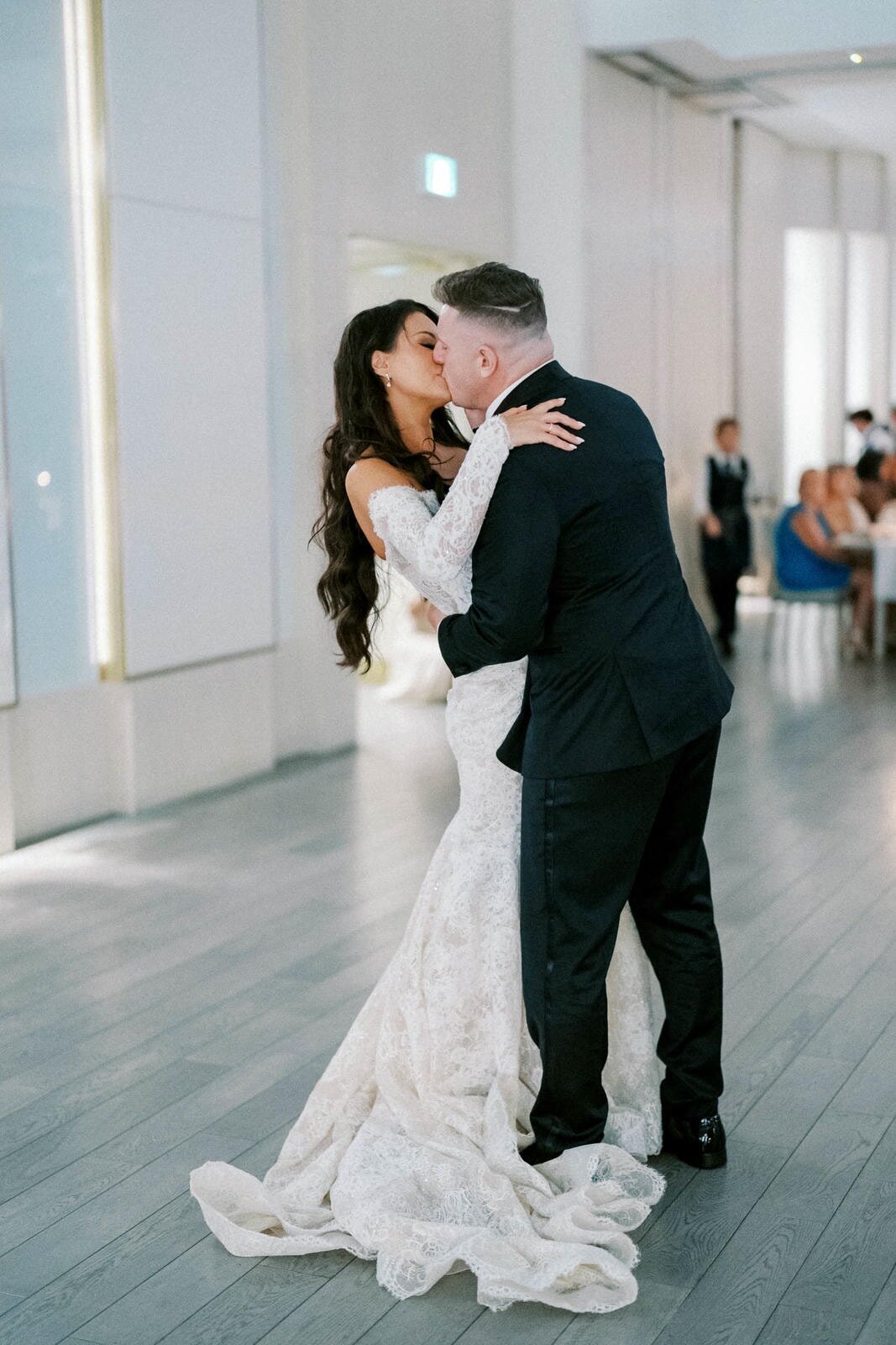 W9-Wedding-Photos-The-Pearle-Burlington-Lake-Ontario-Stephen-and-Oksana-2024-09-29-2500px-1255