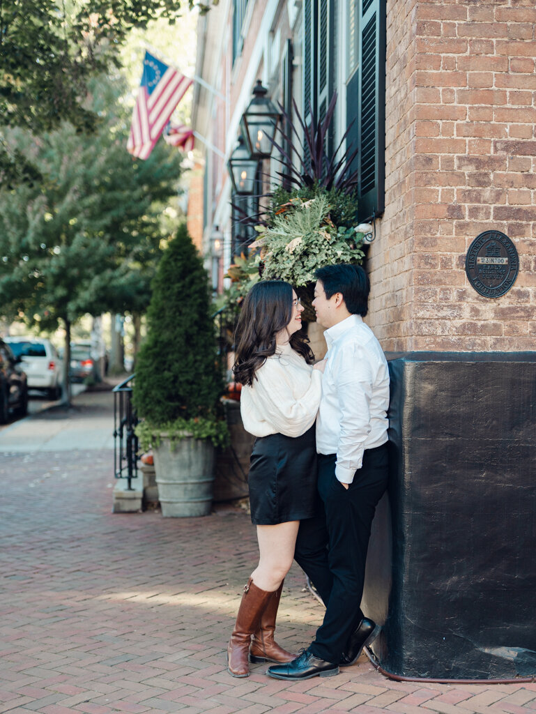 Chelsea&Wes-OldTownAlexandriaEngagementSession-BaltimoreMarylandHybridWeddingPhotographer-NicoleSimenskyPhotography-10