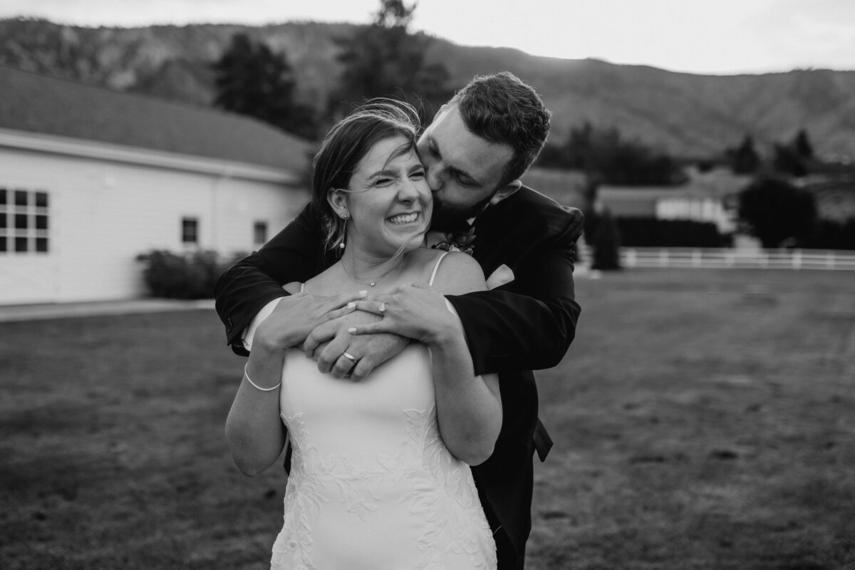 hannah-peter-harmony-meadows-wedding-1080bw