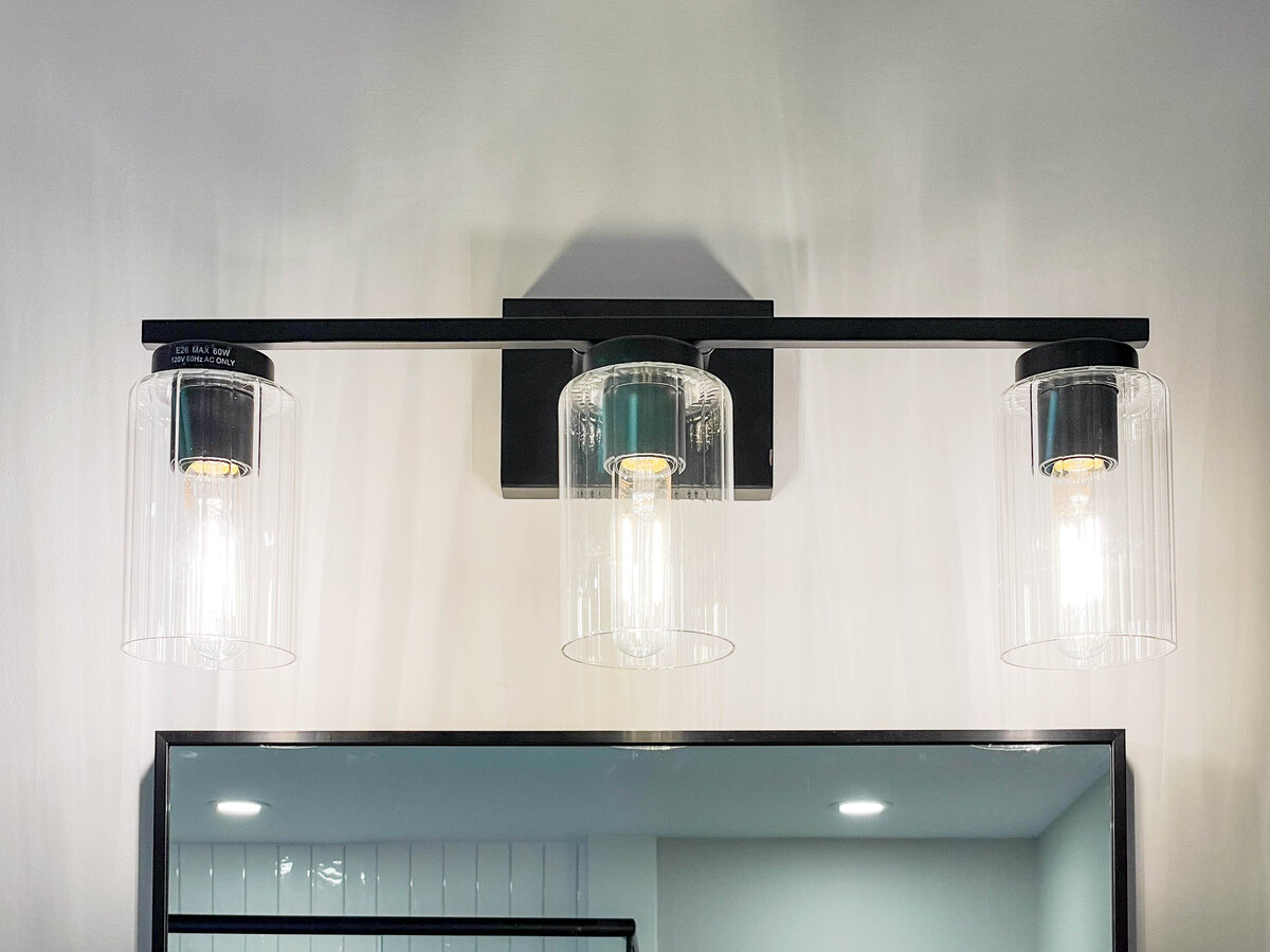 glass-bathroom-lighting