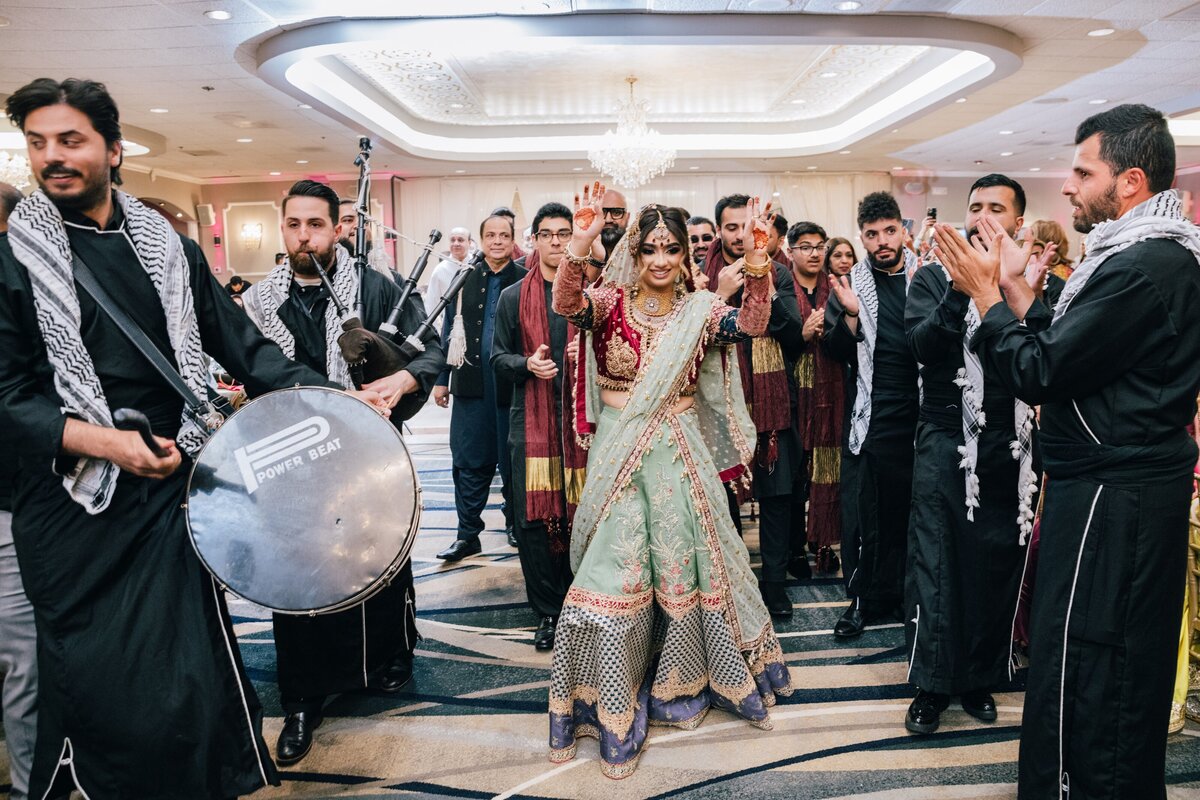 jpeg-optimizer_Chicago-wedding-photographers-Maha-Studios-Teba-Hamd-Mehndi-337