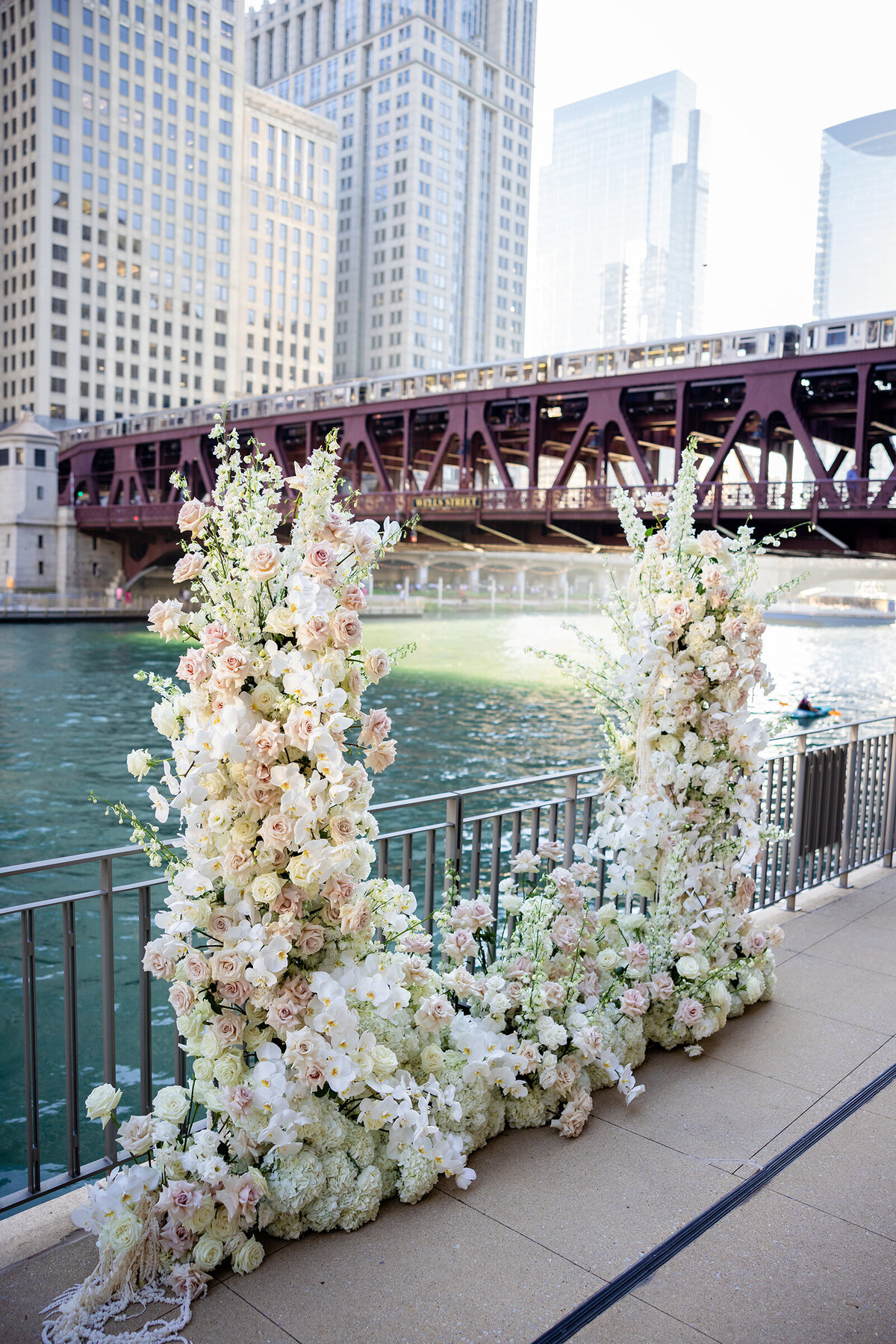 Elevate your wedding ceremony with expensive live flowers in Chicago