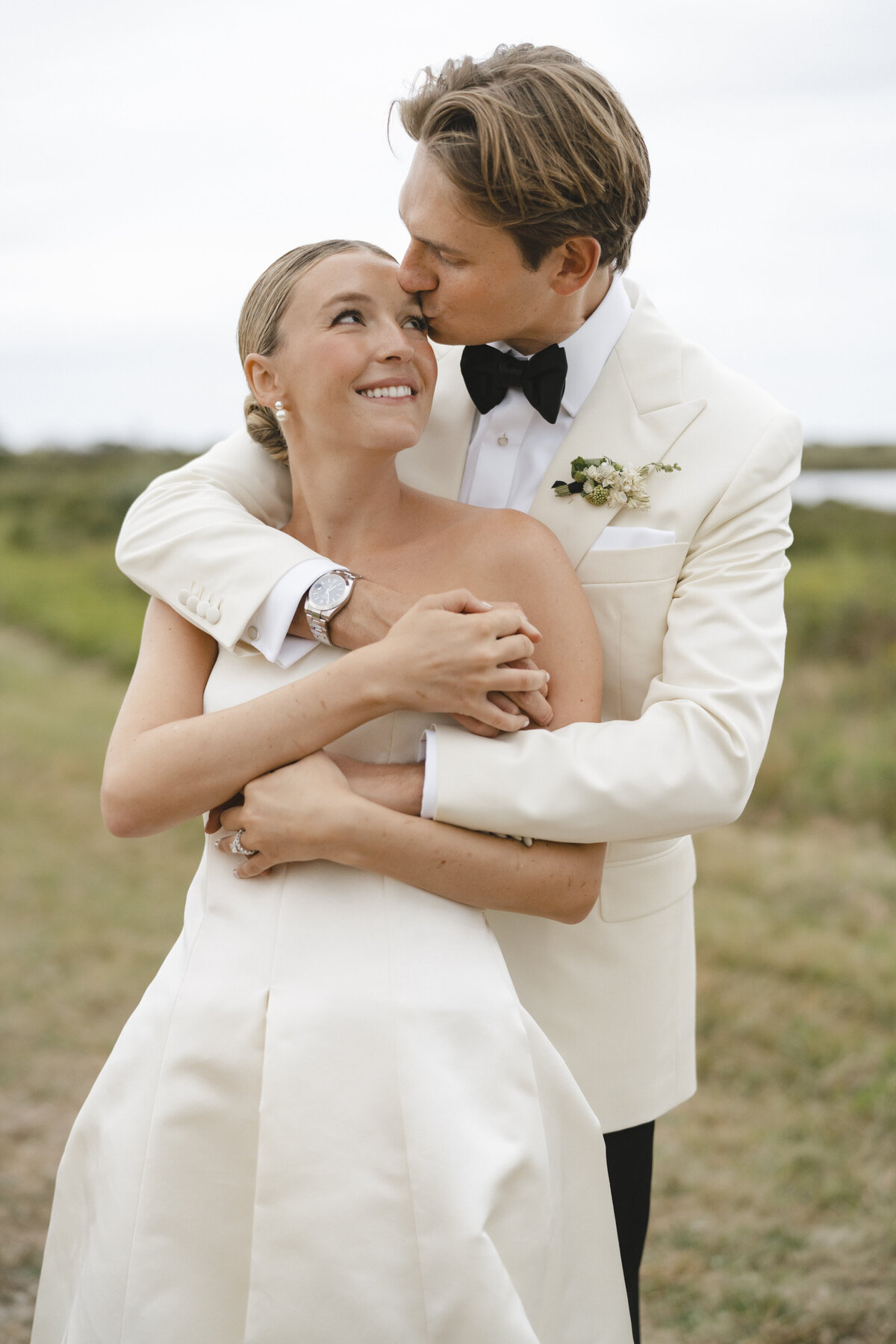 Marthas-vineyard-wedding-planner-kg-events-design-luxury-destination-weddings-private-events-corporate-events-edgartown-ma-event-designer-outdoor-tented-wedding-reception-island-wedding-vogue-wedding-pohogonot-67