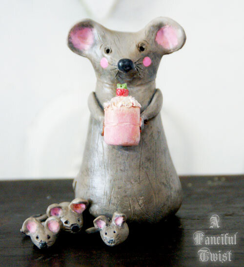 strawberry-cake-mouserson-and-babies