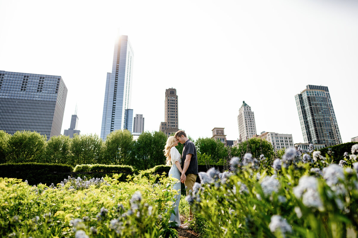 Aspen-Avenue-Chicago-Wedding-Photographer-Lyric-Opera-House-Elegant-Timeless-Classic-Luxury-Downtown-True-to-Color-Bold-Romantic-Chicago-Theater-Lurie-Garden-FAV-21