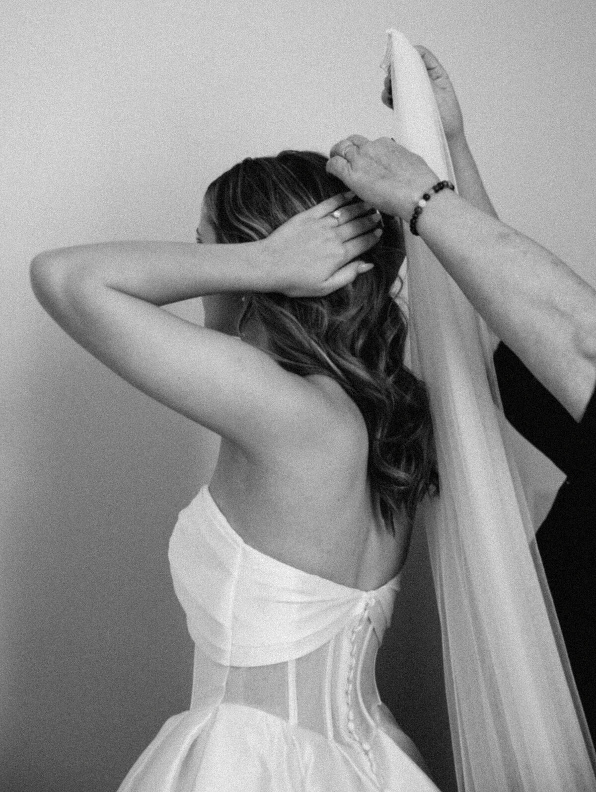 BRIDAL-PORTRAITS-PRATT-2024-FANCYSHOTSBYINGRID-01
