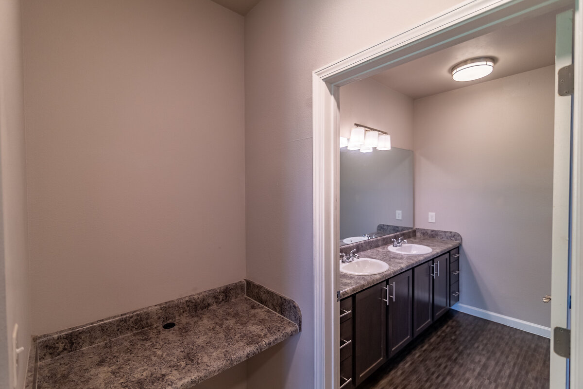 042924ATLGranite Crossing-82