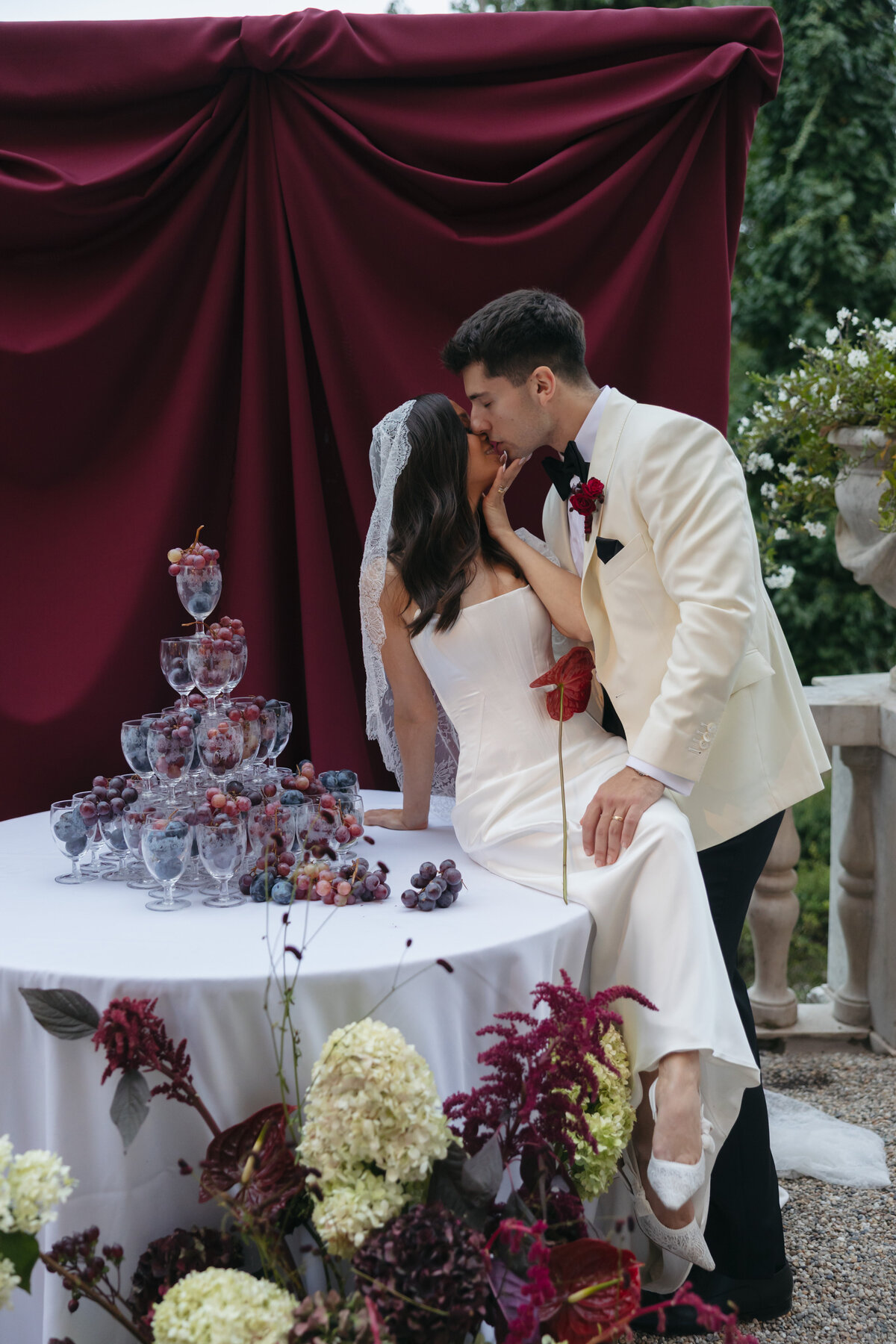 Cacie_Carroll@CacieCarrollPhotography_KriziaandNick_WeddingDayatVillaDurazzo_SantaMargheritaItaly-979_evotobak