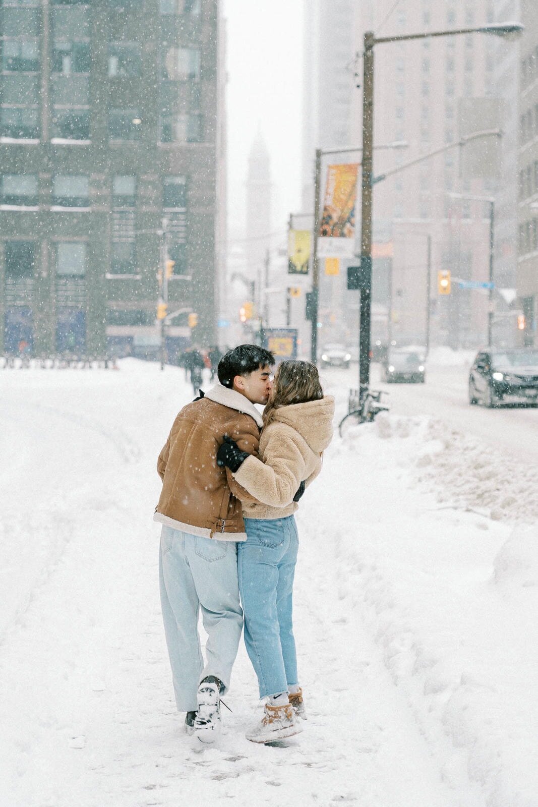 E10-Winter-snowy-engagement-photoshoot-in-Toronto-Zhan-and-Tina-2025-02-16-2500px-1065