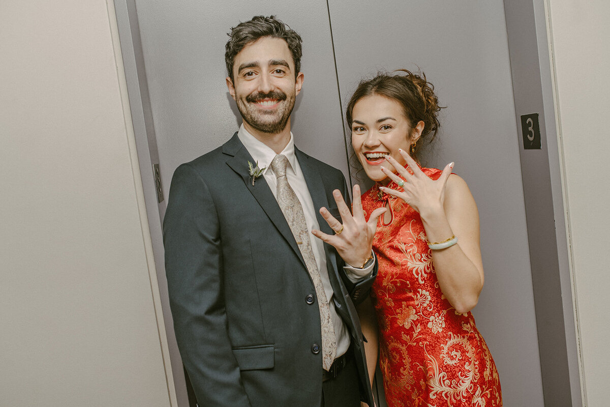 toronto-city-elopement-city-hall-ttc-subway-sugar-beach-fun-romantic-sumer-wedding-2735