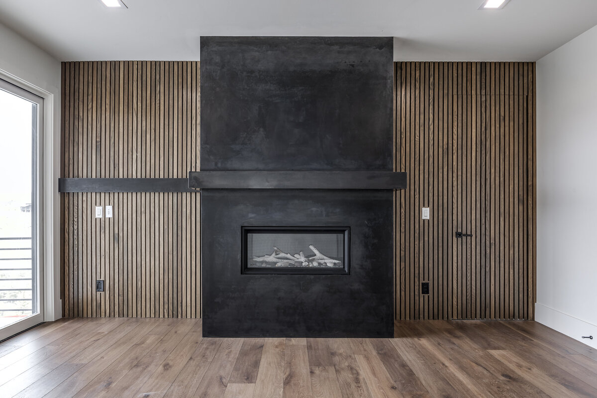 48-9319GolldenSpikeCourt48