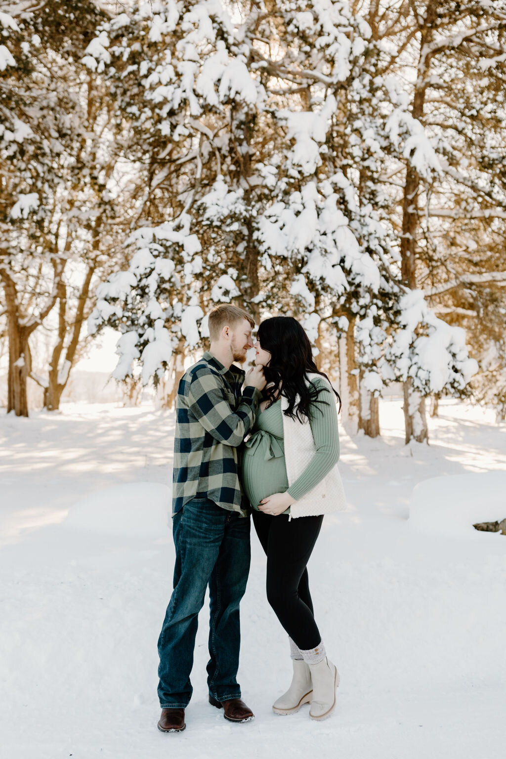 christina_ney_photography_wedding_engagement_lifestyle_photographer_dubuque_iowa_wedding_planning_assistance_adventurous_bold_laidback Family Photography91