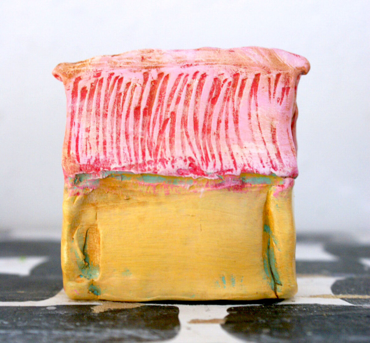 cutie-love-tiny-house-back