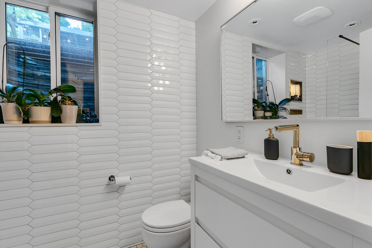 040_Second Bathroom
