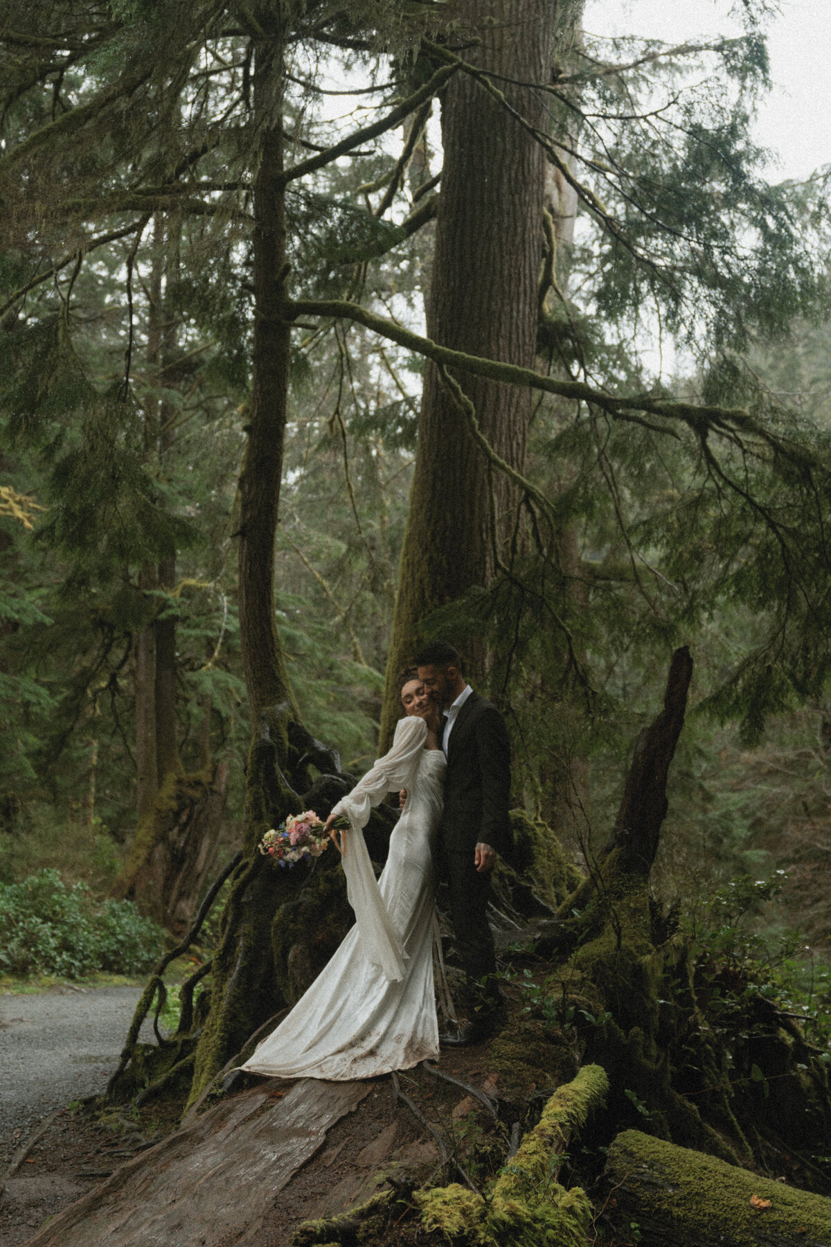 elopement oregon short sands beach - lizarrietaphotography-80