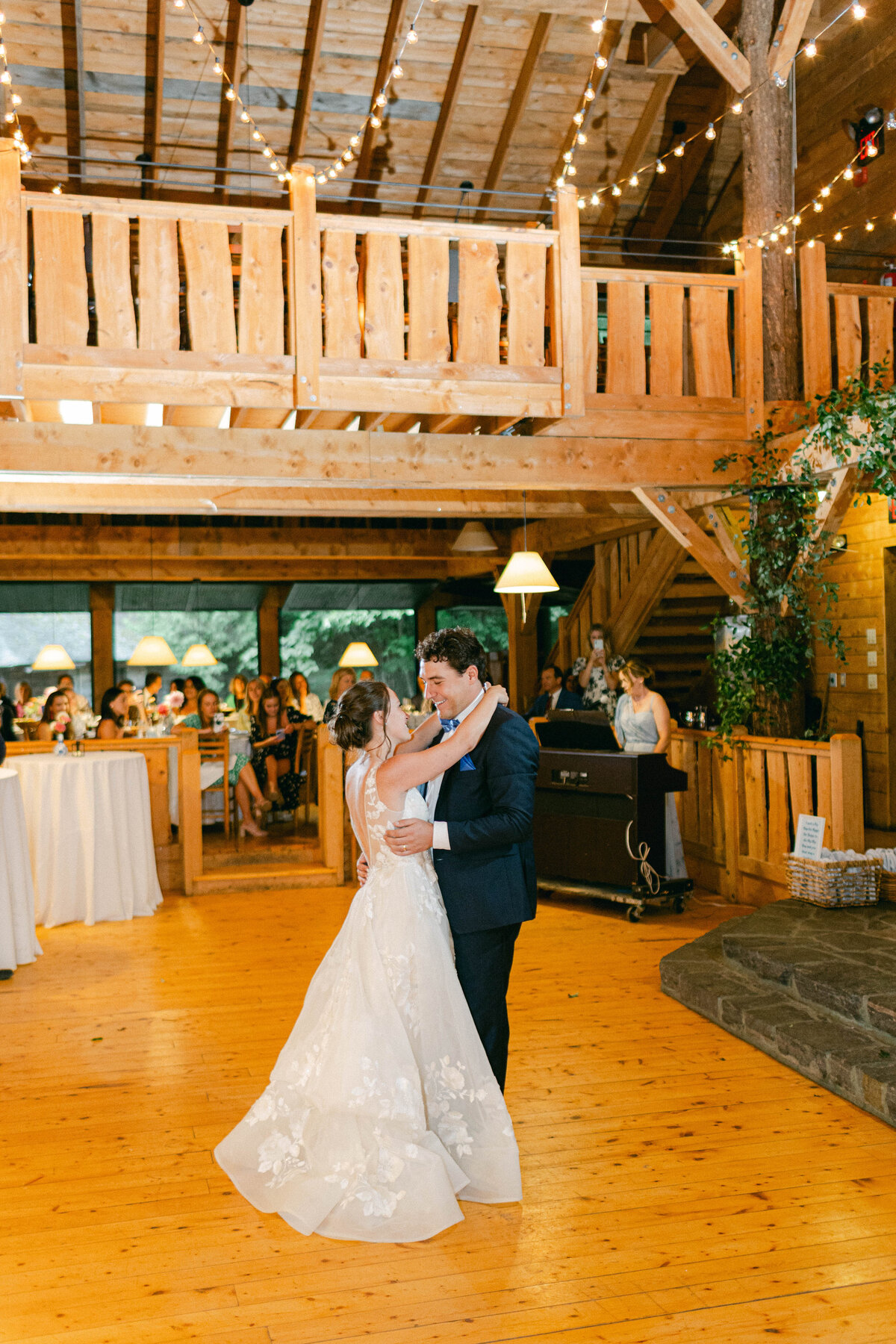 Vermont-Luxury-Wedding-Photographer-Reception-Party_307