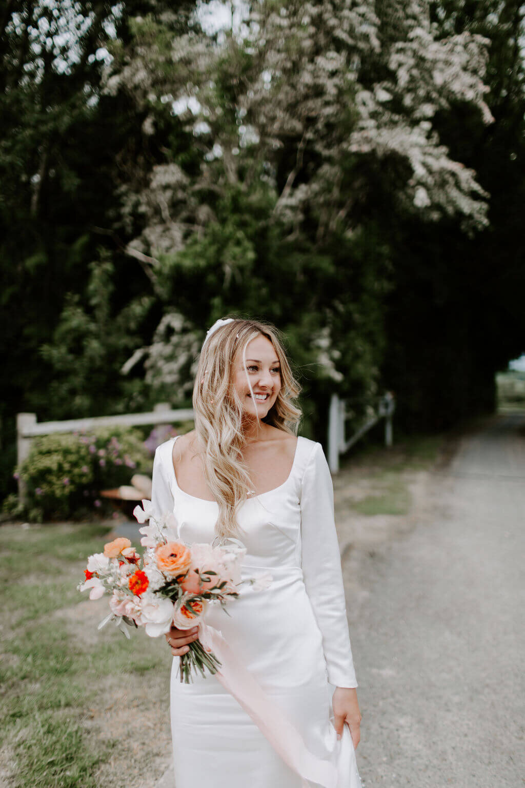 Hattie-Grey-Marquee-Court-Wedding-Flowers-Issy-And-Bella-Florist-Herefordshire18