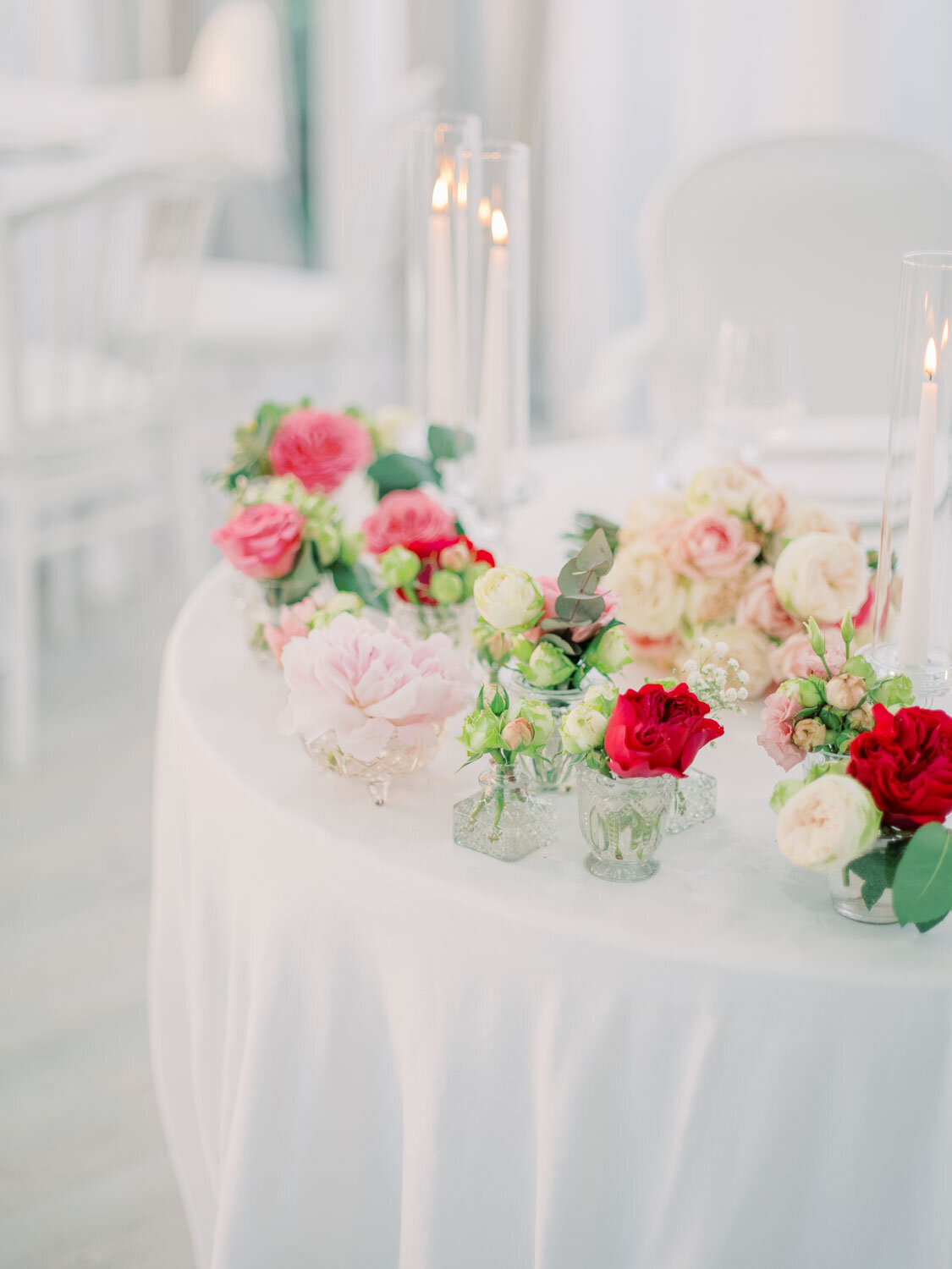 Table setting in Villa Mon Repos from Luana Aloi