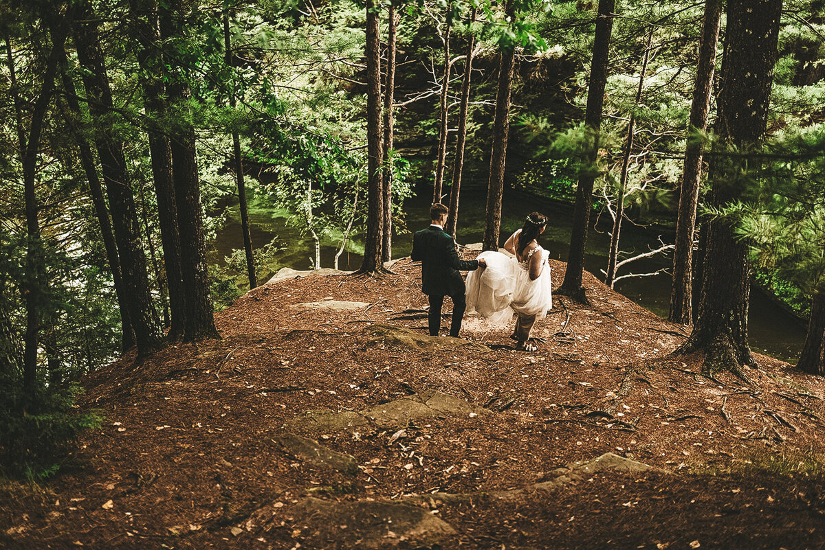 wisconsin elopement woodsy weddingwisconsin elopement woodsy wedding00001wisconsin elopement woodsy wedding