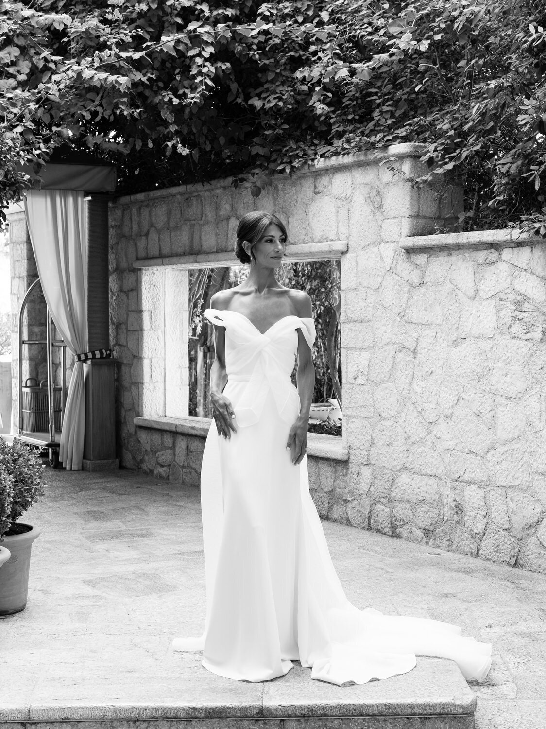 Black-Tie-Wedding-at-Four-Seasons-and-Vouliagmeni-Lake-001