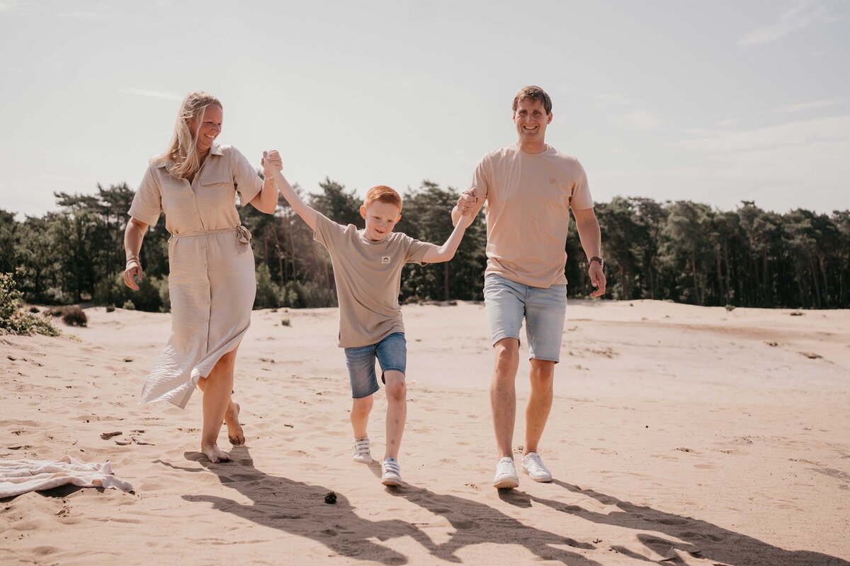 liefdevolle-gezinsfotografie-laren-duinen-leukfotografie (77 van 114)