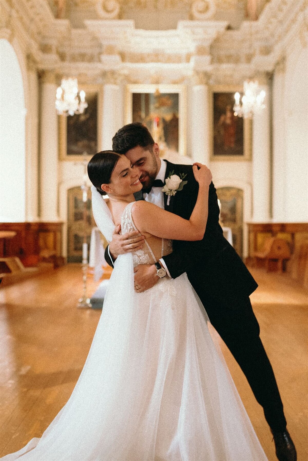 ballroom-wedding-julia-garcia-prat-french-luxury-wedding-photographer-4_websize