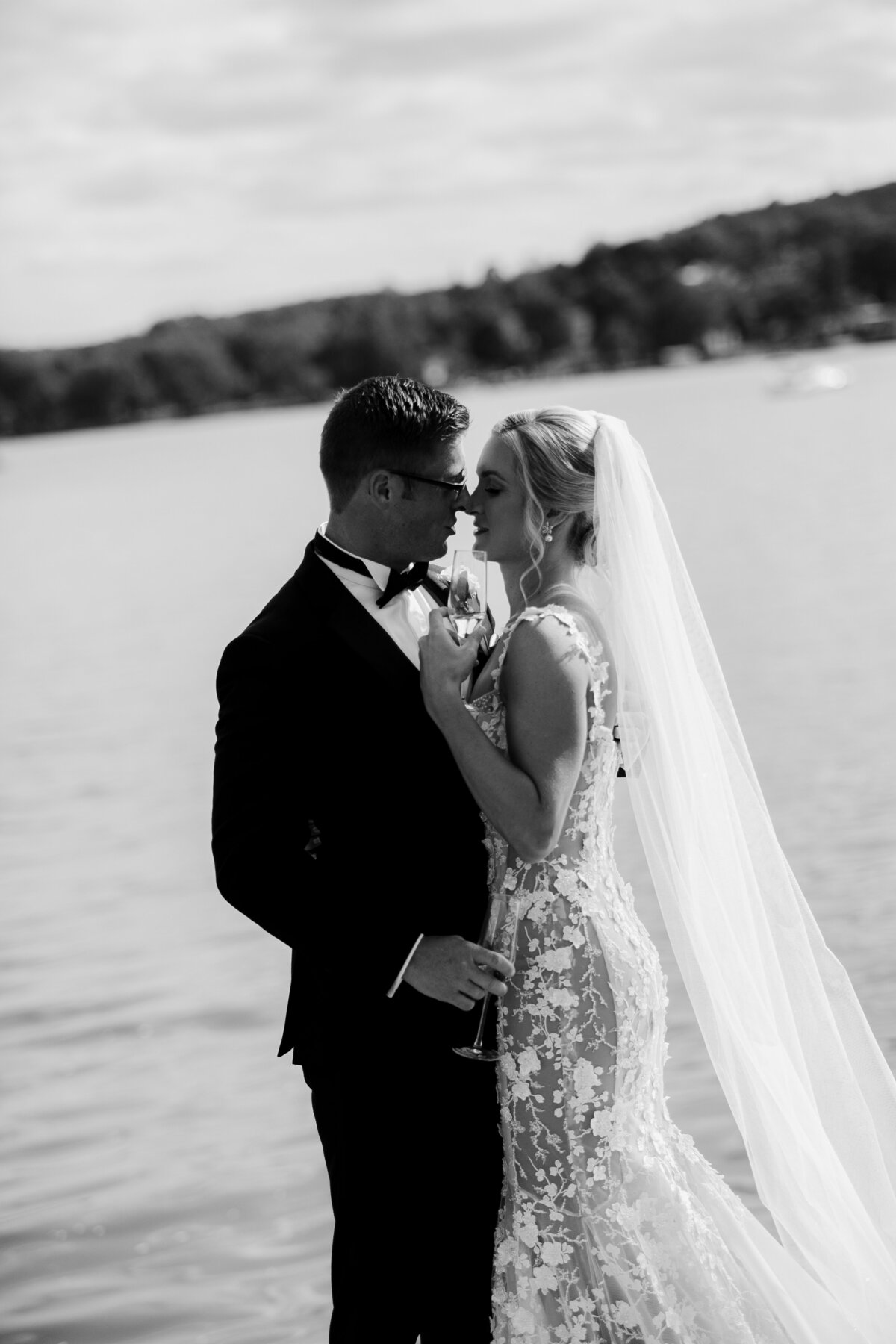 Lake House  Canandaigua Wedding Just Married Bride and Groom Portraits_Verve Event Co (5)