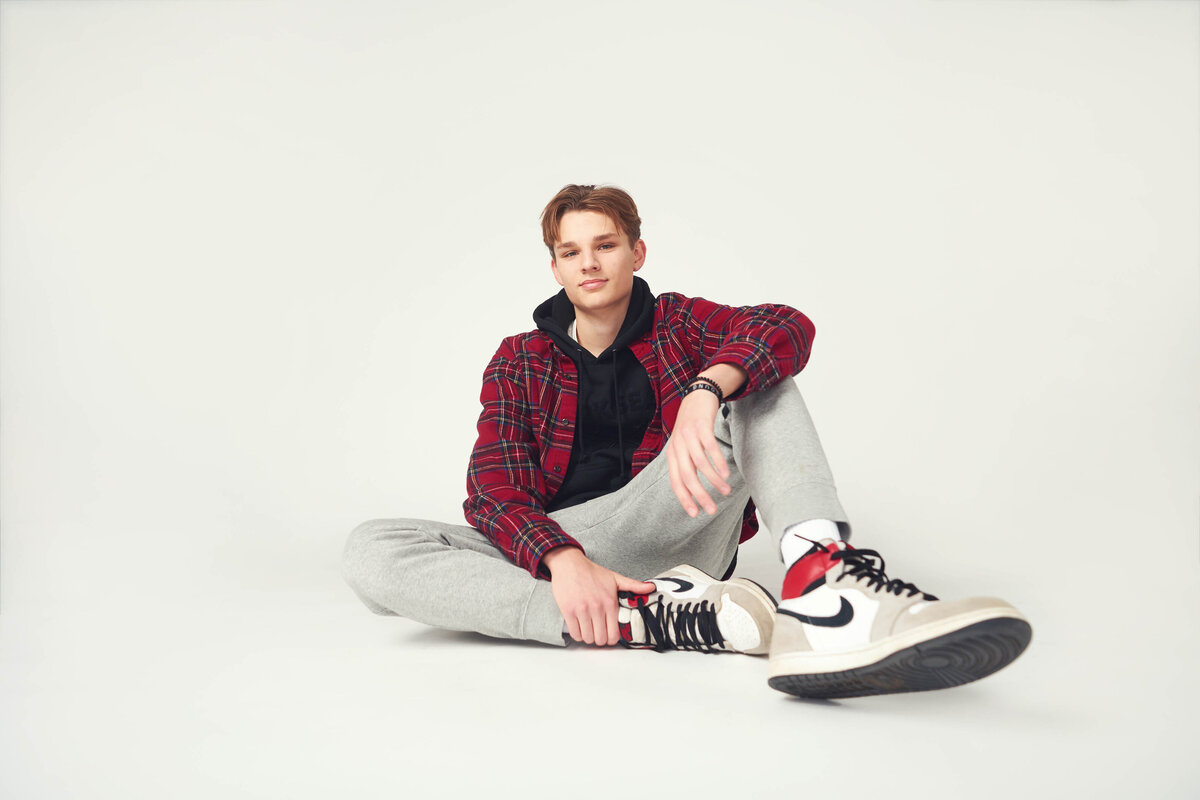 Seniorpictureboyguyfashion2