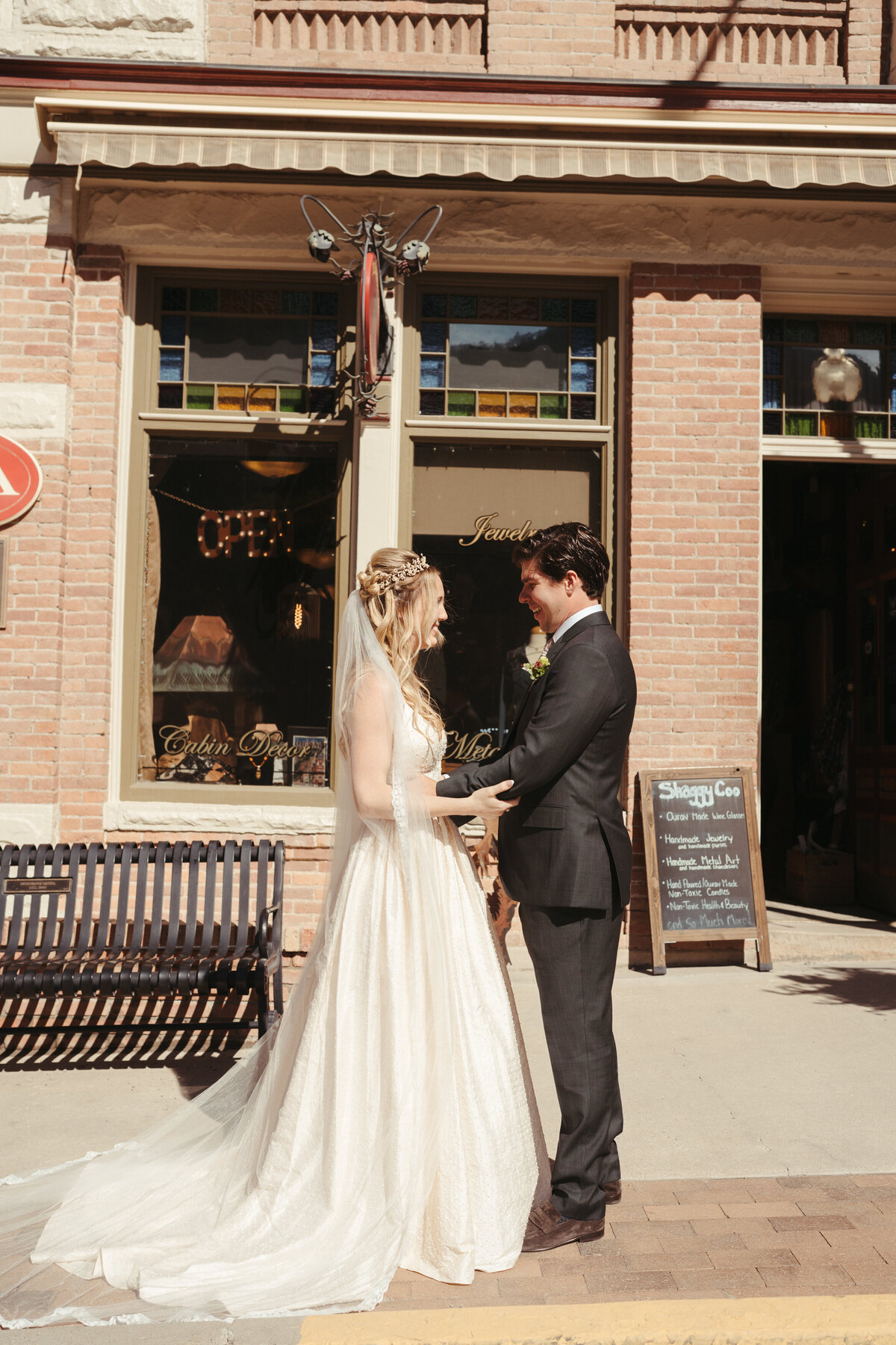 Sam-Murch-Photography-Ouray-Colorado-Summer-Tent-Mountain-Wedding-8