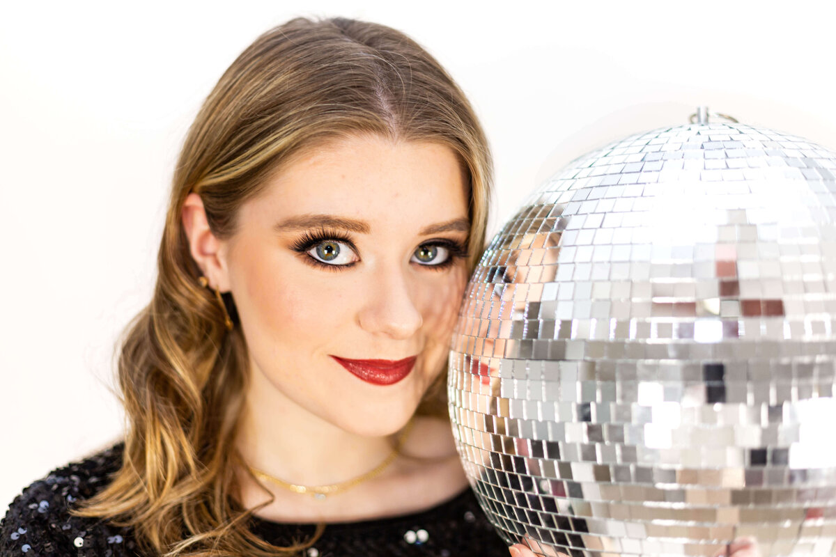 Holiday Styled Senior Photoshoot25