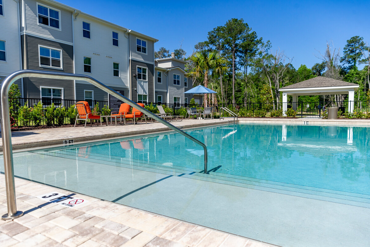 042324ROCHESTERPARK-34