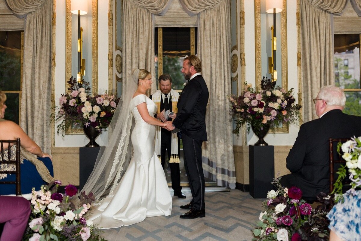 12024KateIlyaTheLanghamBostonHotelWeddingPhotosWeddingPhotosBostonSymulaMediaGroupBostonMassachusettsWeddingPhotographerNewEnglandWeddingPhotographyBostonWeddingPhotographerTrueToColorEditorialCinematic-50 Large