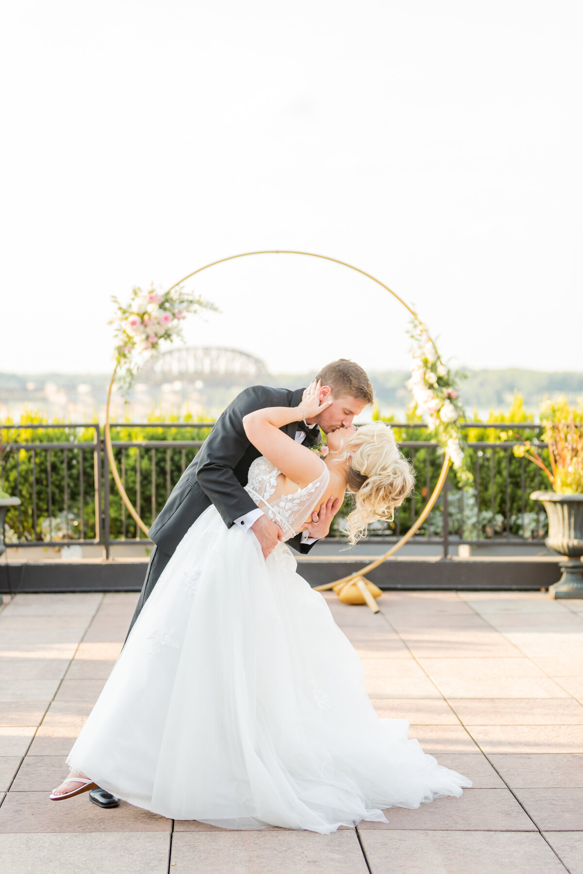 REGIONS TOWER INDIANAPOLIS INDIANA WEDDING REGIONS TOWER INDIANAPOLIS WEDDING CEREMONY