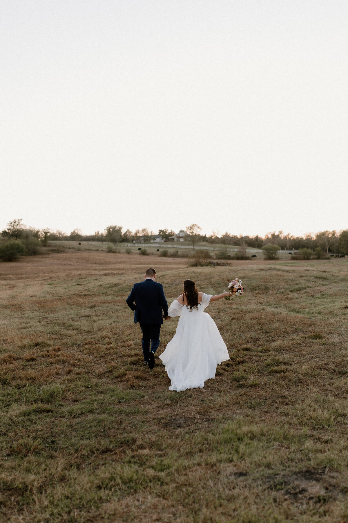 Wedding in College Station, Texas, photographed by Lauren Ashleigh Photography. 
