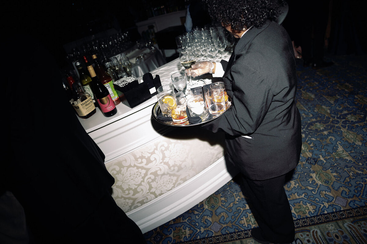 125-wedding-reception-bar
