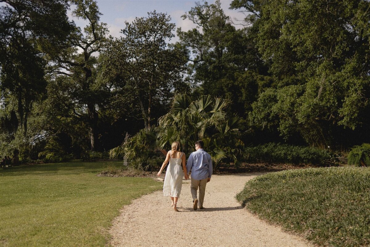 couple-walking-on-path-rip-van-winkle