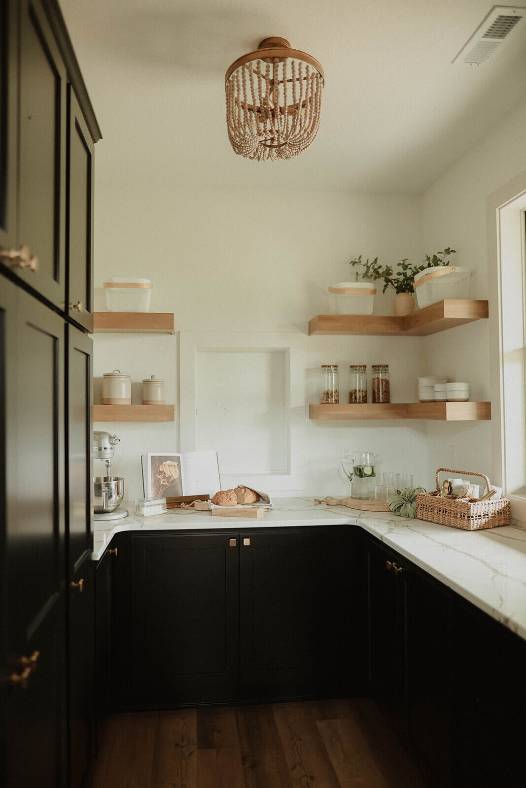 L-Ave-Pantry-Interior-Design-Grimes-Des-Moines-Waukee-West-Des-Moines-Ankeny-Lake-Panorama-Central-Iowa-3F1A2576