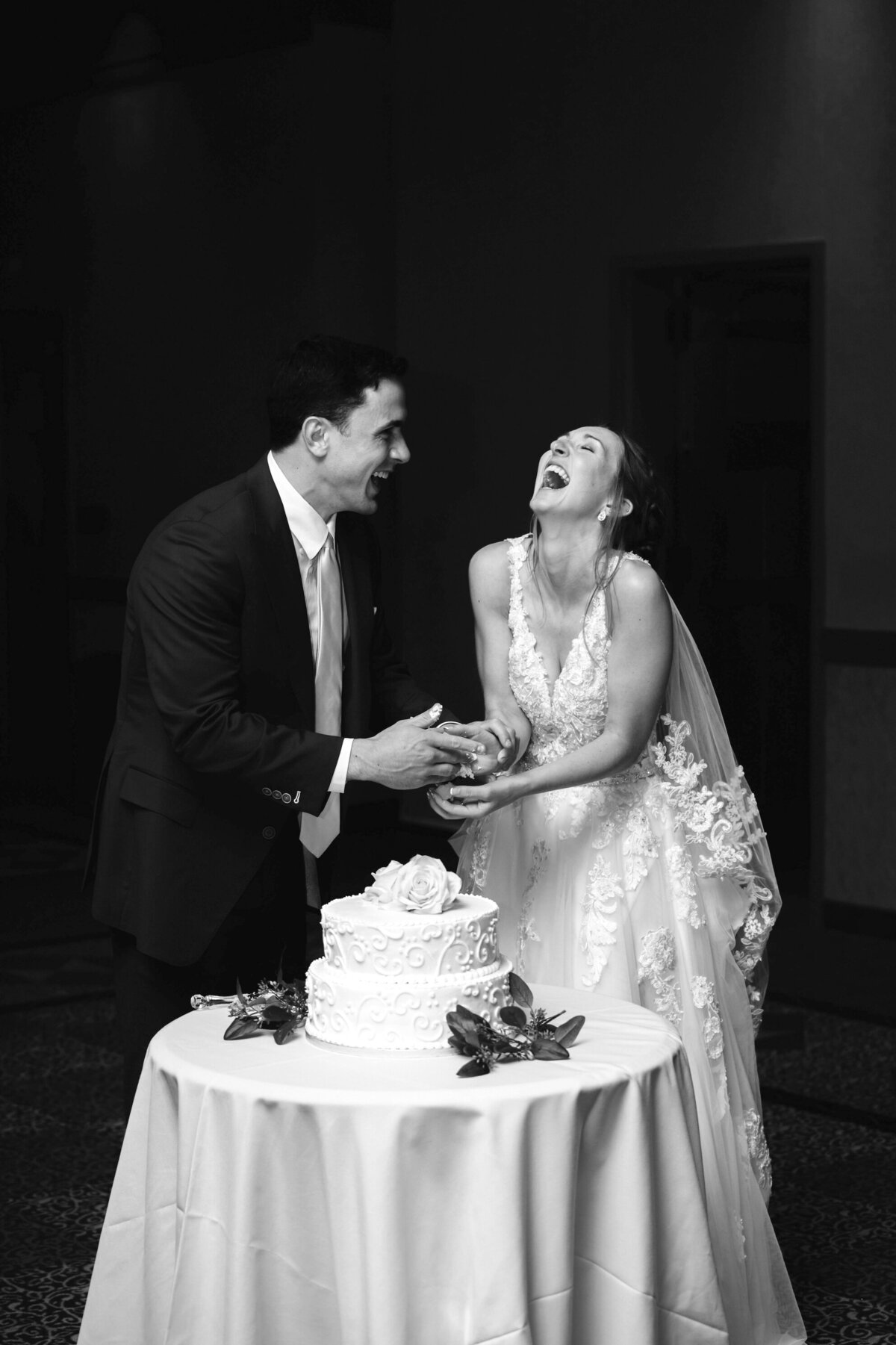 Retro-inspired Las Vegas vow renewal at iconic wedding chapel